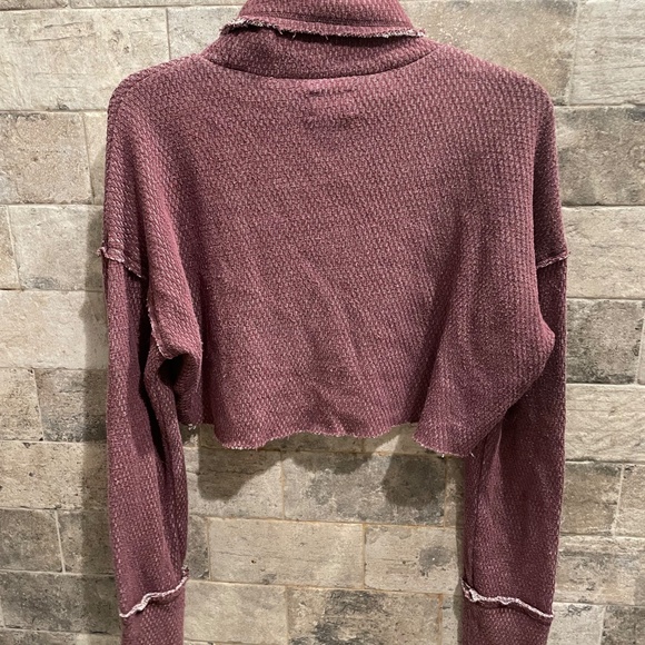 ❤️ URBAN OUTFITTERS OUT FROM UNDER THERMAL CROP TOP SIZE SMALL - Picture 3 of 4